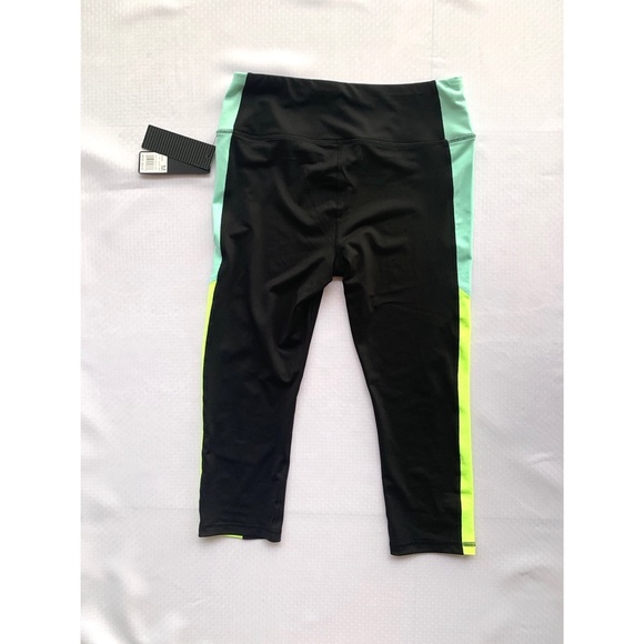 BEBE SPORT BLACK MINT COLOR BLOCK CAPRI LEGGINGS - Picture 7 of 9